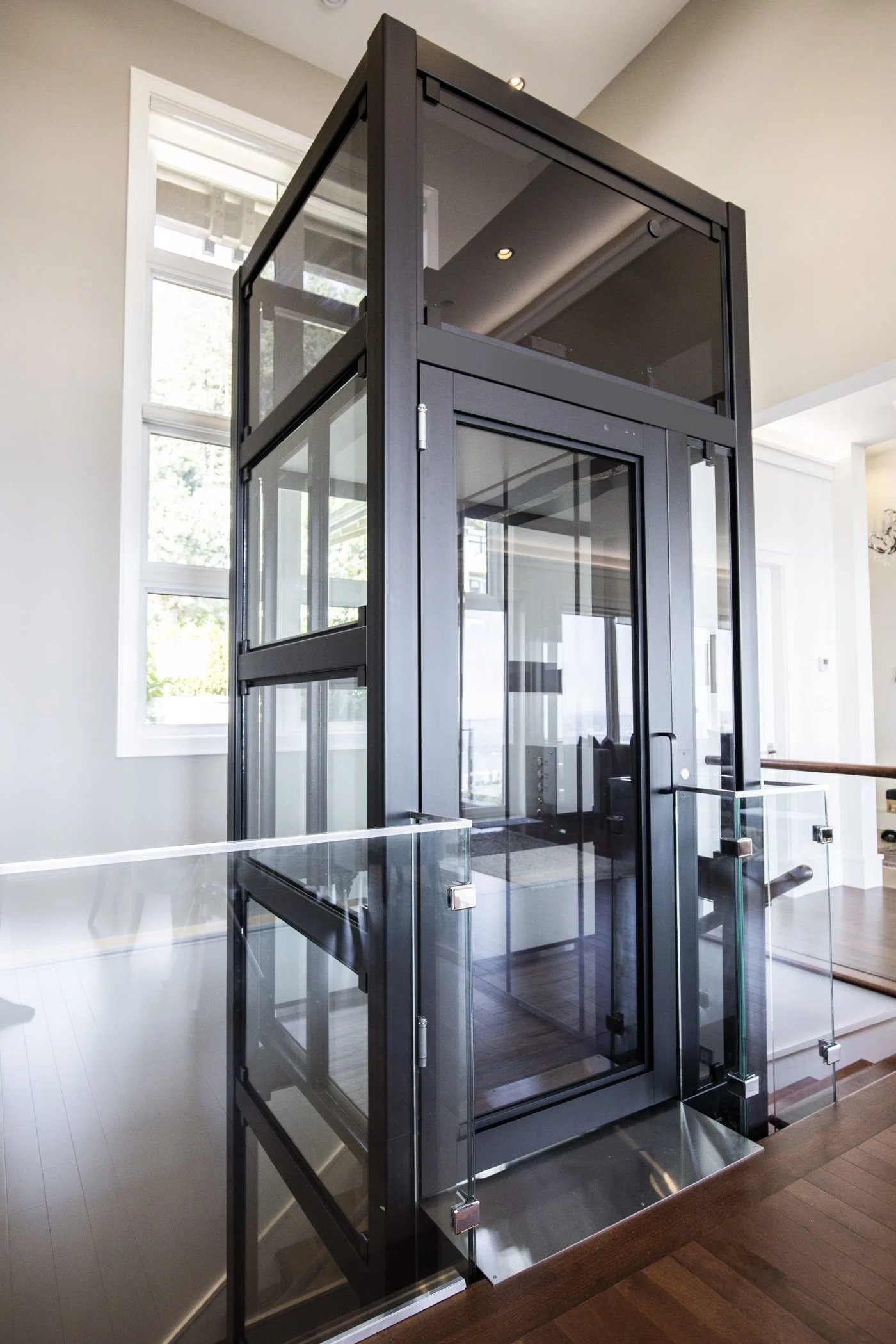 Lifts services across the UK and Ireland